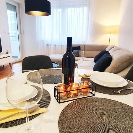 Atina Apartment ซาราเยโว ภายนอก รูปภาพ