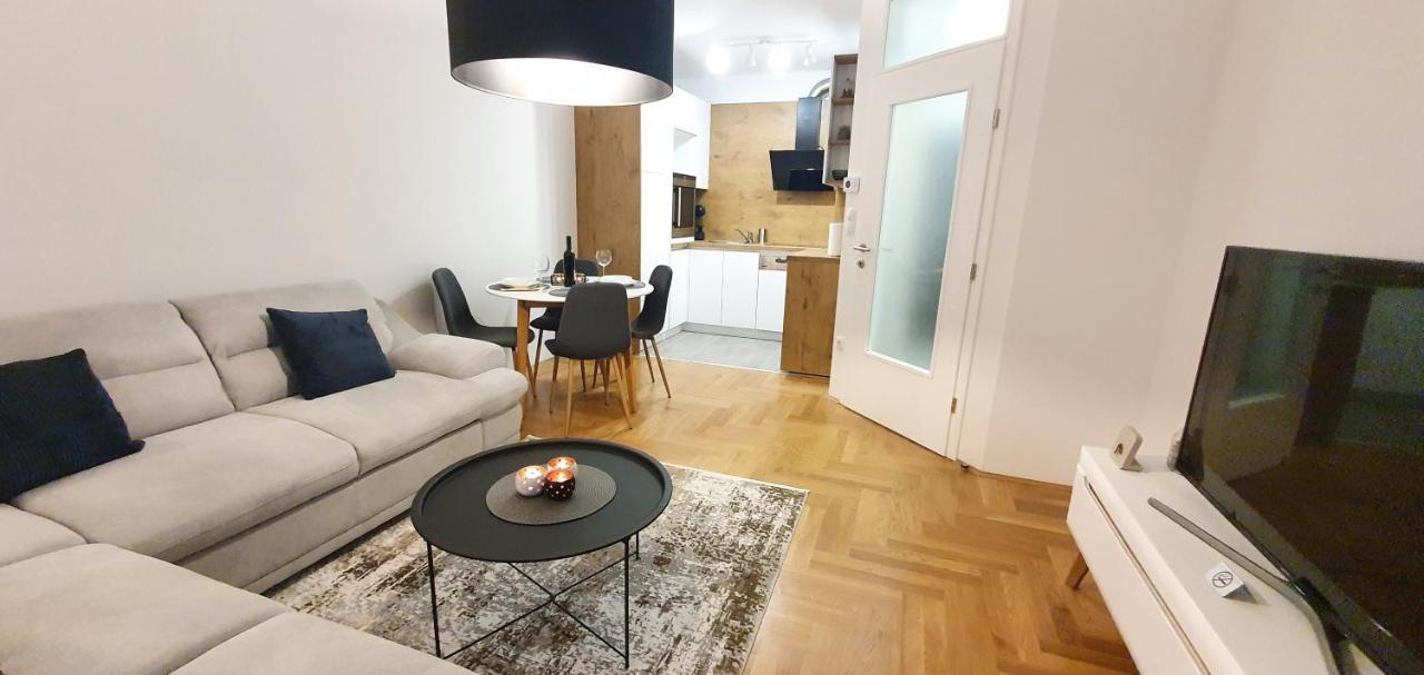 Atina Apartment ซาราเยโว ภายนอก รูปภาพ